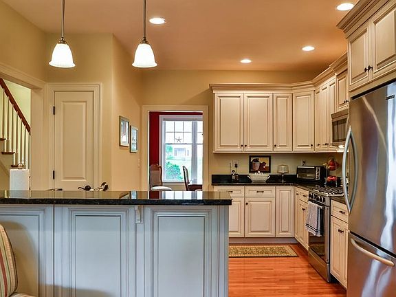 3rd image of 10 Moody Ln