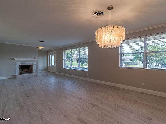 5th image of 151 Ellicott Dr