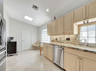7637 Caprio Dr, Boynton Beach, FL 33472