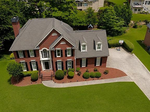 4th image of 2705 Montclair Pl