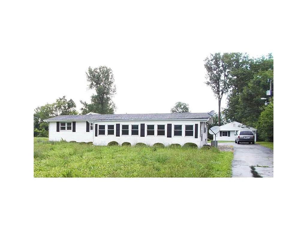 252 E 360 N photo 1