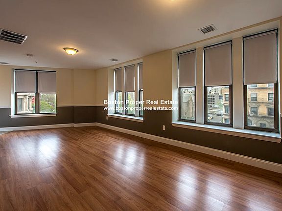 5th image of 1078-1126 Boylston St #4