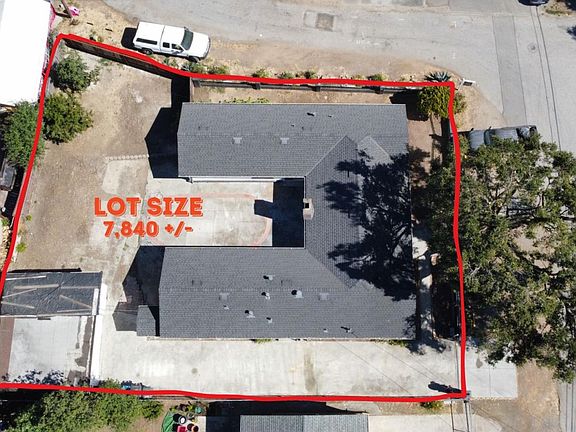 2nd image of 2289 Lincoln St