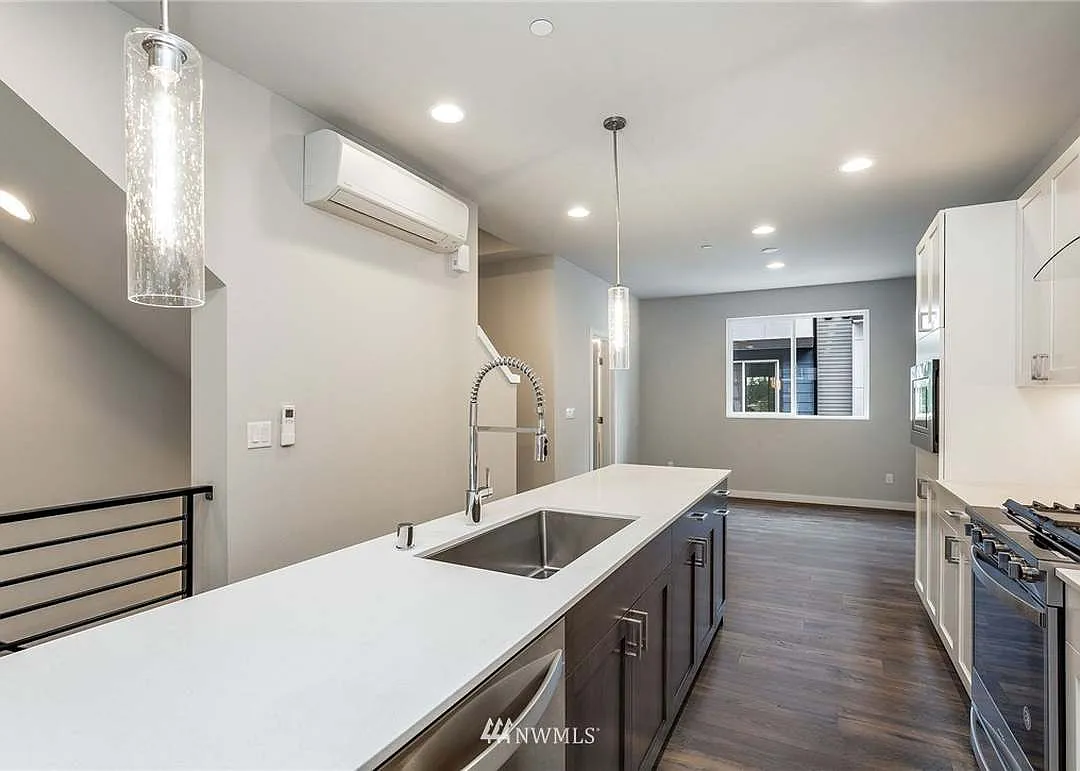 3 bed, 1803 sqft, $4,080 — Photo 4