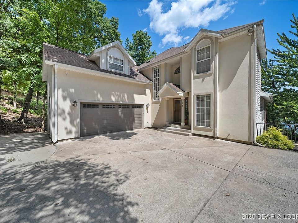 1st image of 18 Valencia Dr