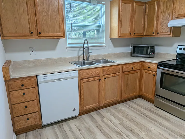 3902 Overland Cir — Photo 5