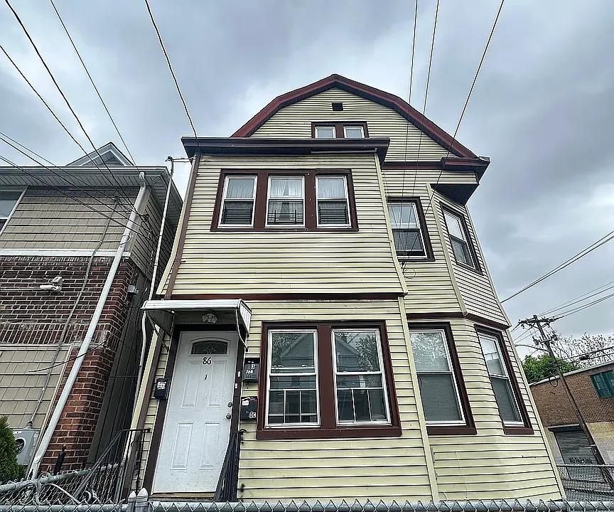 85 Stuyvesant Ave #3