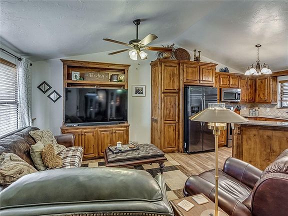 4th image of 14401 Keri Cir