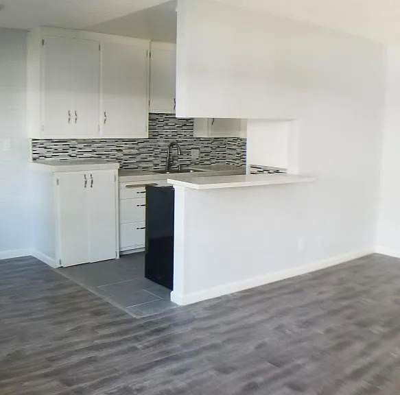 6830 Woodley Ave #5 — Photo 6
