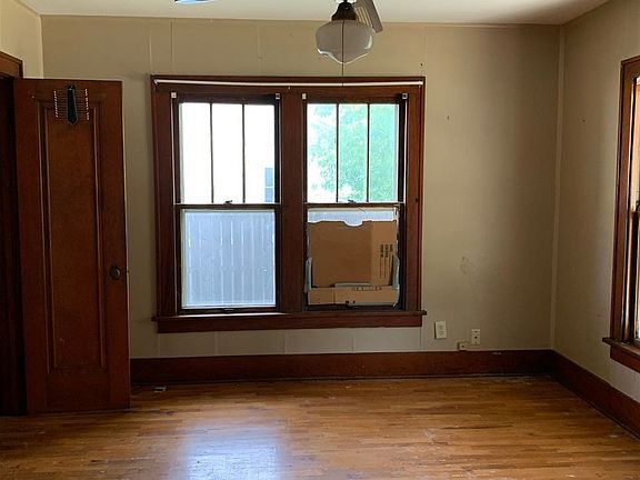 3rd image of 301 N Illinois Ave