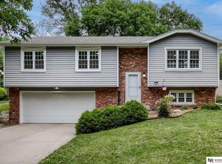 3400 Wildbriar Ln, Lincoln, NE 68516
