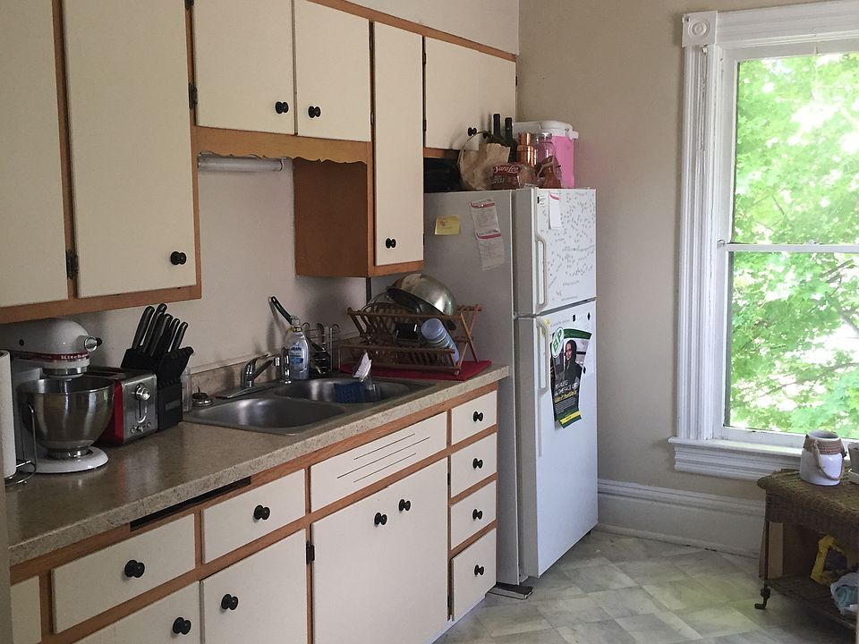 2nd image of 232 W Hewitt Ave #2nd