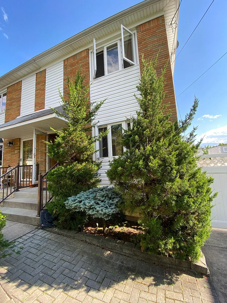 32 Carpenter Ave photo 1