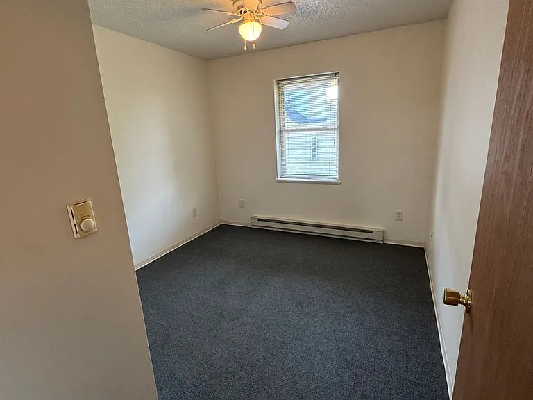 90 E Gridley Ave — Photo 63