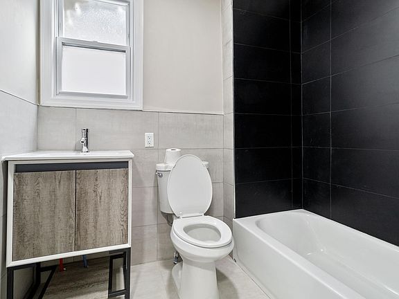 3rd image of 204 Myrtle Ave #1