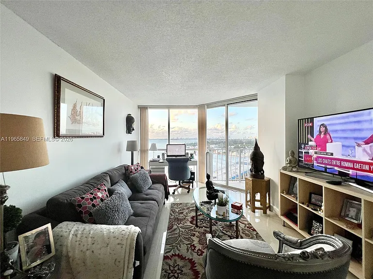 7601 E Treasure Dr #1817 — Photo 21