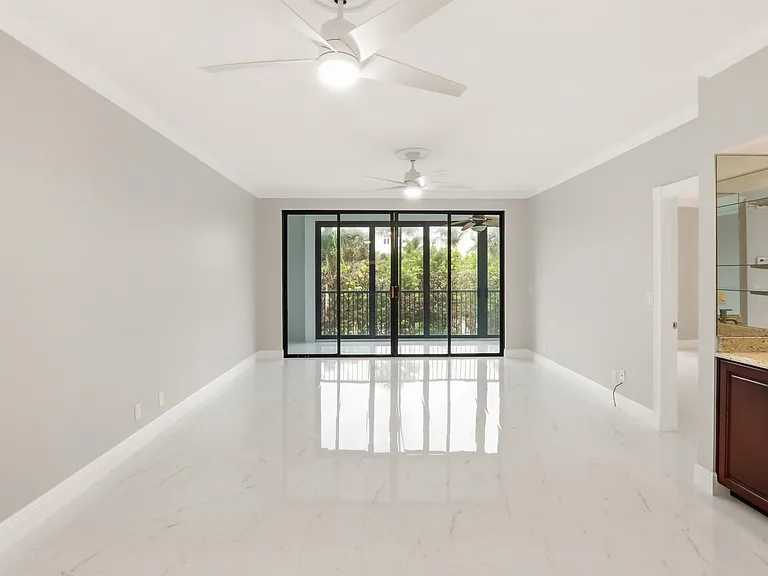 220 Lake Dr #206 — Photo 9