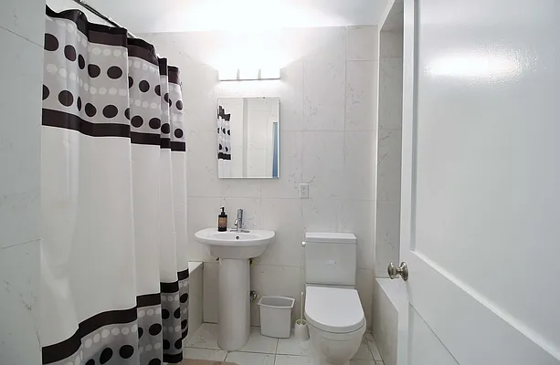 Rented by Julianna Realty Corp | media 14