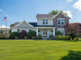 25 Fieldcrest Dr, Centerburg, OH 43011