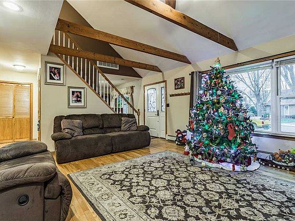 4th image of 8 Madsen Ln