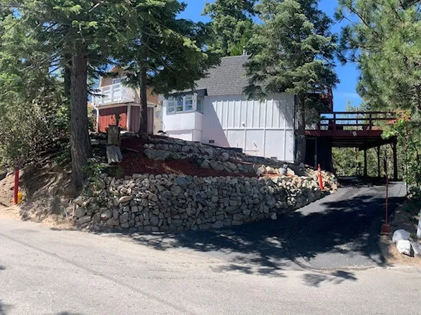 26325 Lake Forest Dr, Twin Peaks, CA 92391