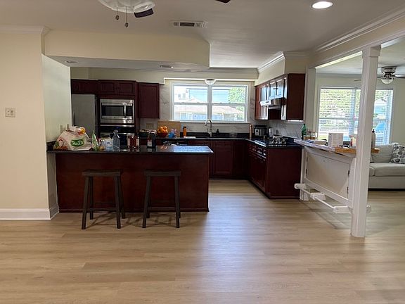5th image of 5420 Charlotte Dr