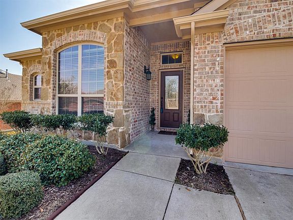 3rd image of 1021 Founders Ln