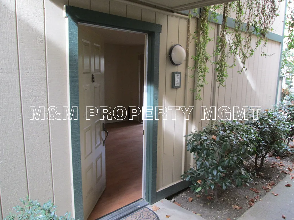 350 Del Verde Cir Unit 5 photo 1