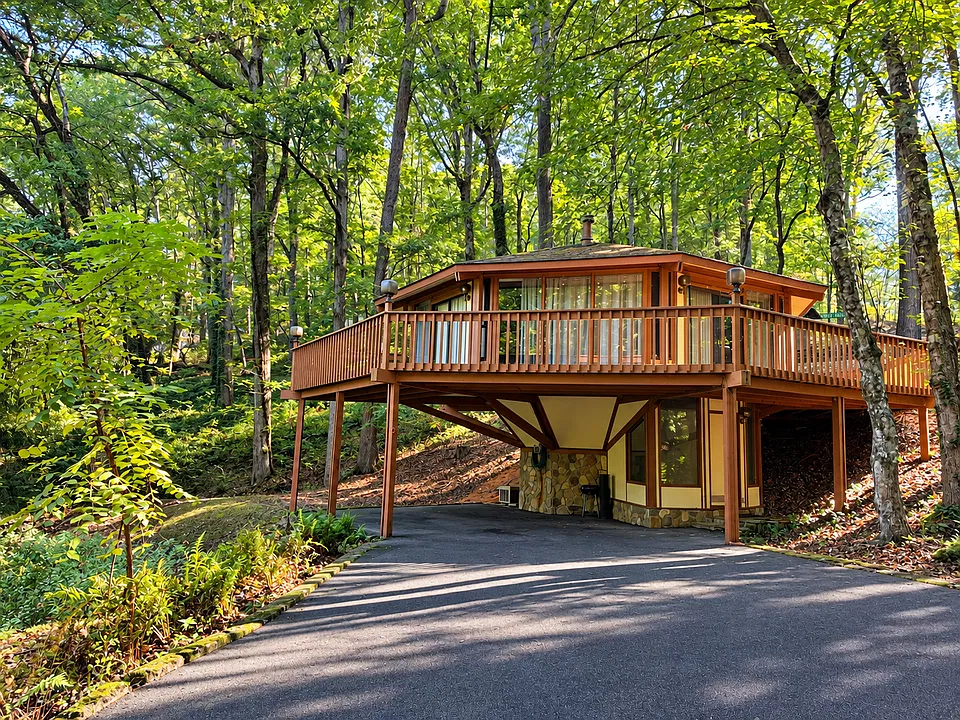 Laurel Lake Dr