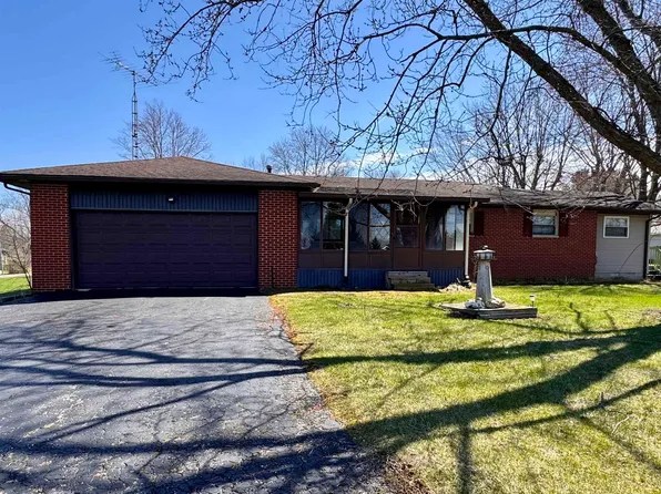 2080 Carol Dr, Lapeer, MI 48446