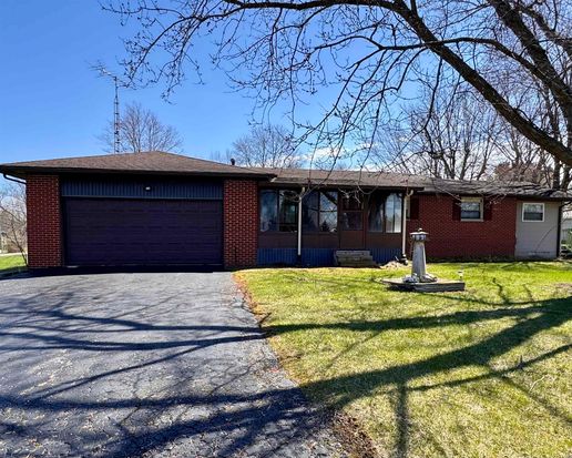2080 Carol Dr, Lapeer, MI 48446