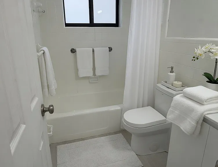 635 SW 7th Ct #4 — Photo 4