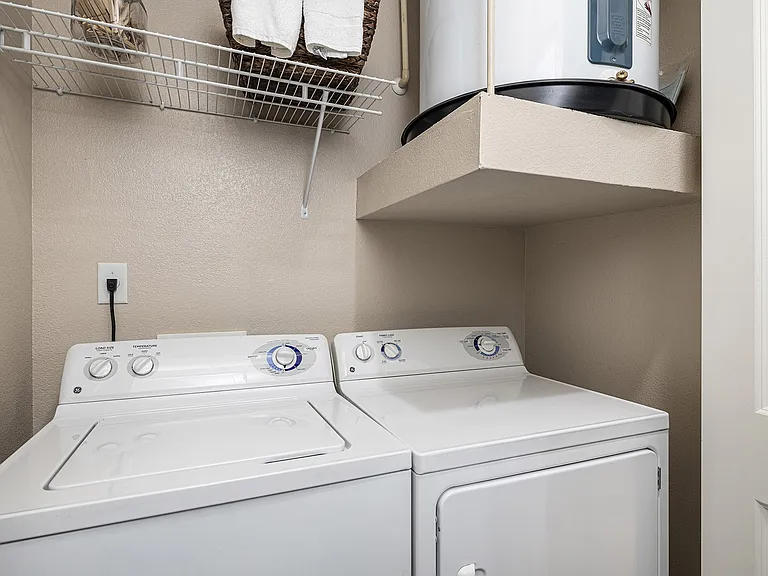 Monterra Las Colinas Apartments — Photo 31
