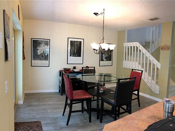 5th image of 631 Cave Hollow Ln #1
