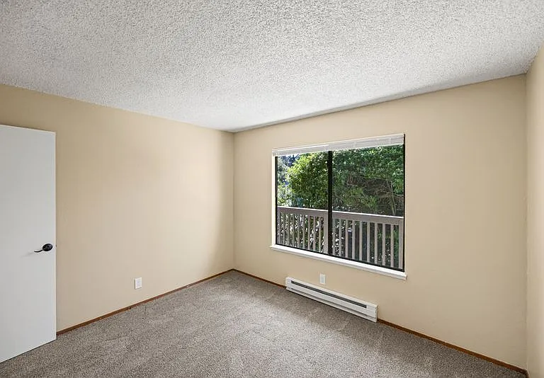 Park Plaza Apartments — Photo 30