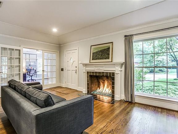 4th image of 6216 McCommas Blvd