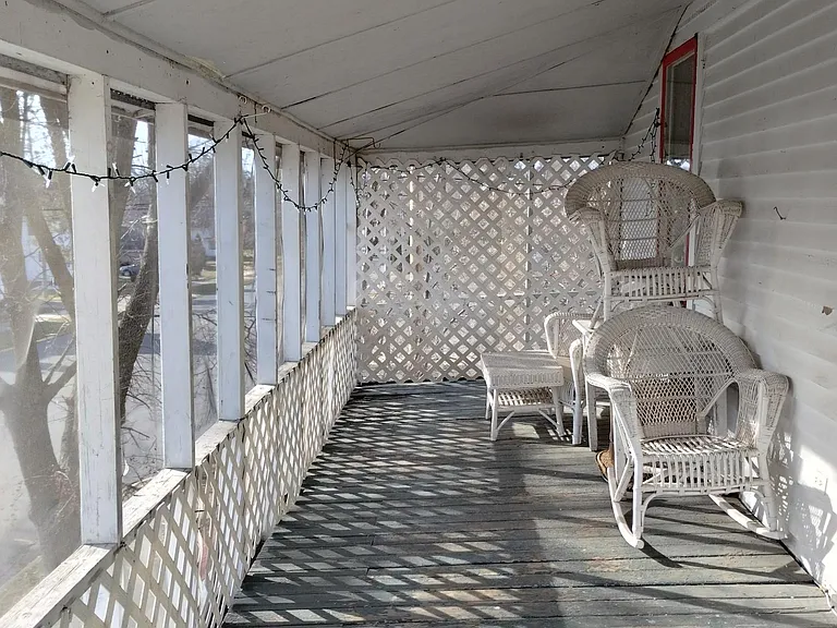 screened 3 season porch