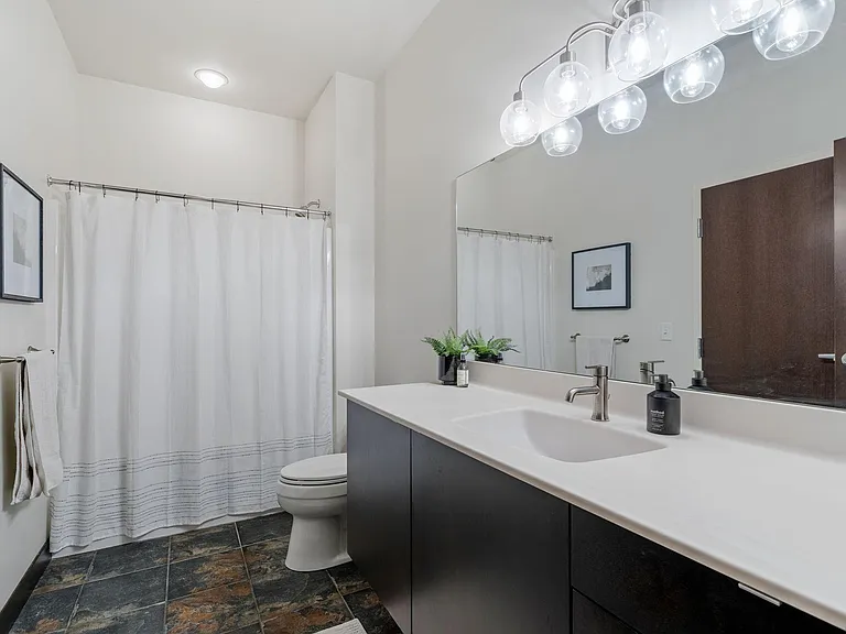 618 Washington Ave N #306 — Photo 31