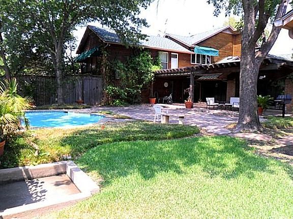 4th image of 9118 Brady Dr