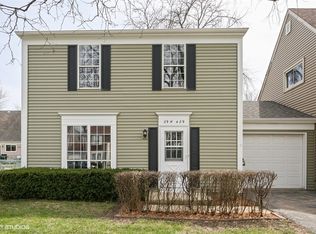 29W429 Butternut Ln, Warrenville, IL