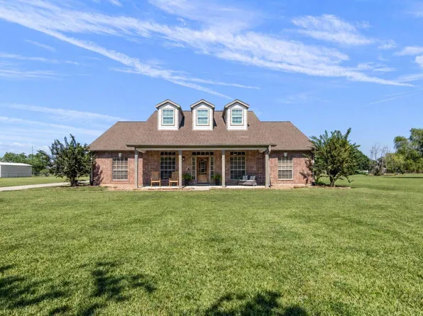 1502 Barbara St, Highlands, TX 77562