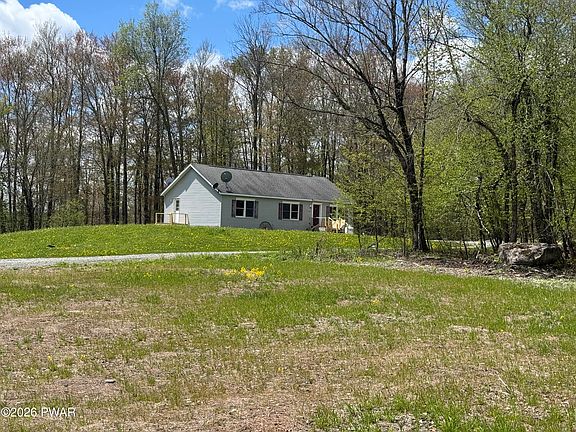 3rd image of 3205 Creamton Dr