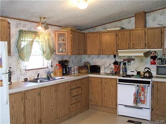 2nd image of 134 W Zimmer Dr