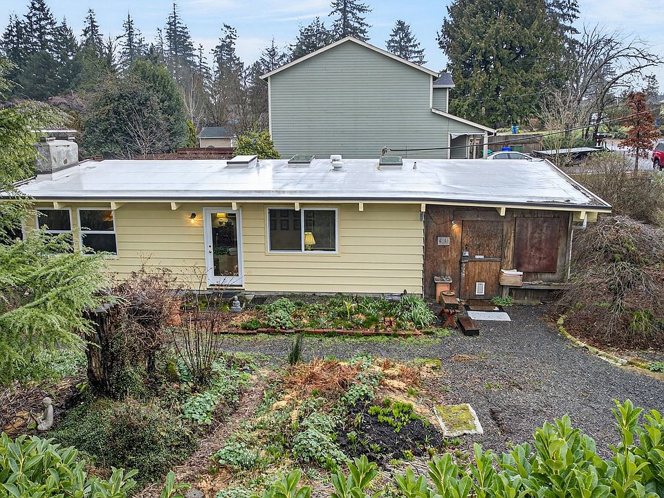 1st image of 4833 SW Buddington St