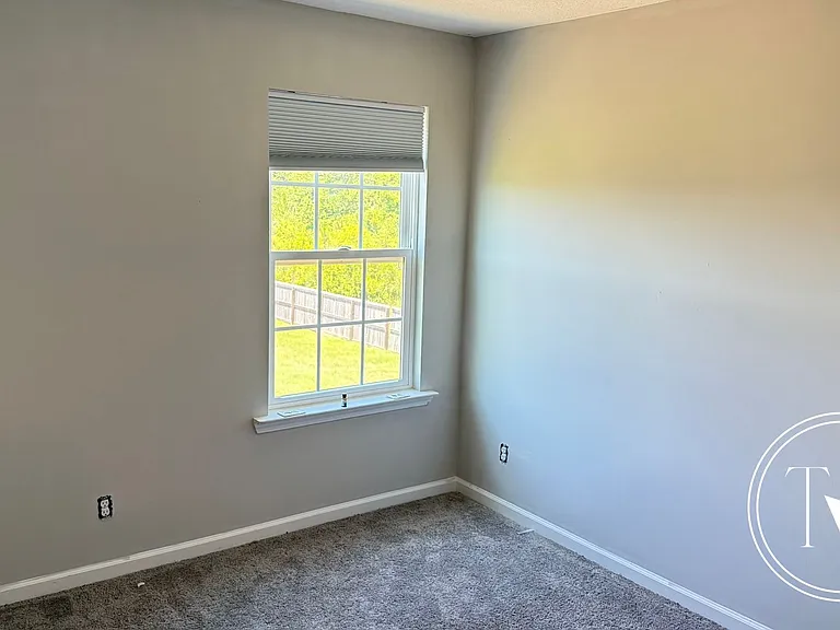 465 Huntington Dr NE — Photo 20