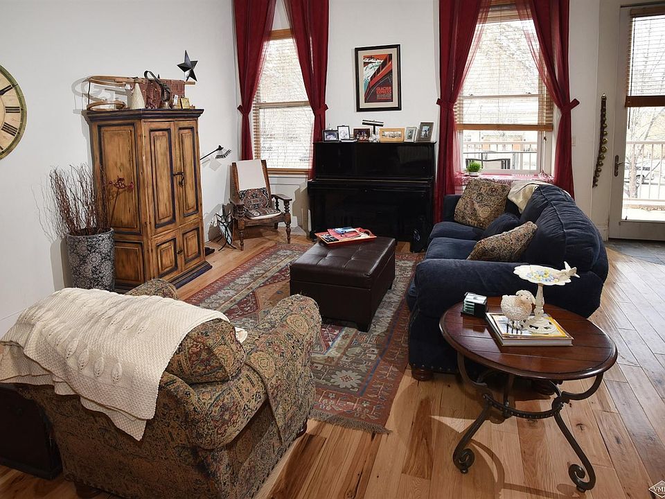 1st image of 1143 Capitol St #204