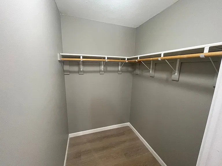 Lincoln Landing Apartments — Photo 10