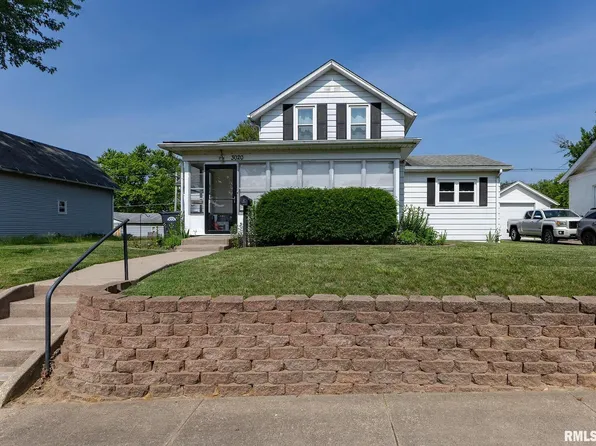 3020 Cleveland St, Clinton, IA 52732