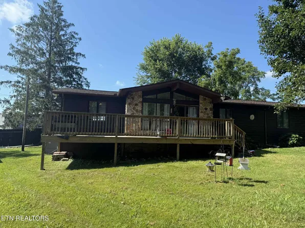 135 Duncan Ln, Oneida, TN 37841