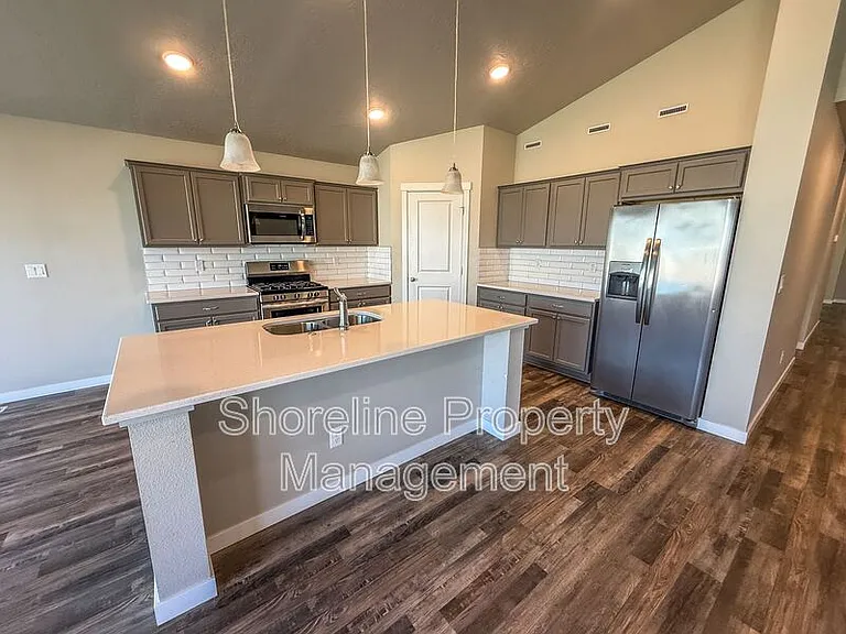 19304 Geneva Way — Photo 5